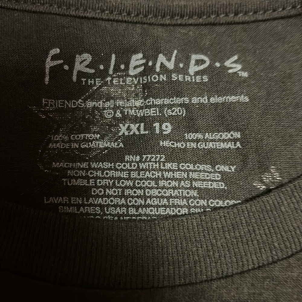 Friends shirt - Picture 3 of 3